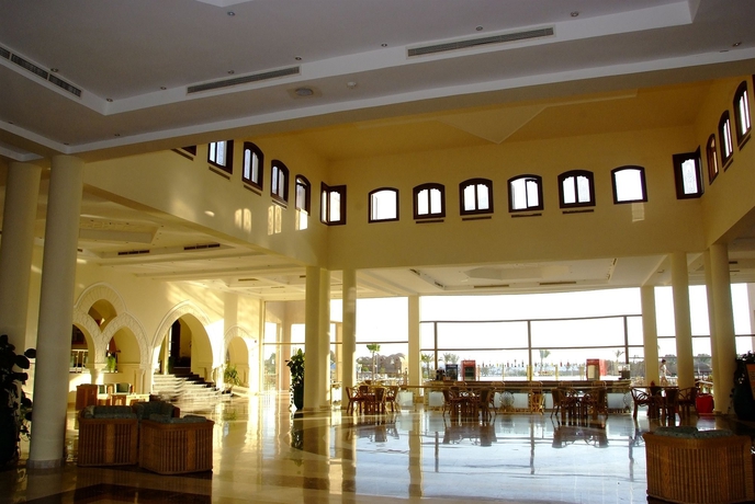 Imagen de los interiores del Hotel Pensee Royal Garden Beach Resort. Foto 13