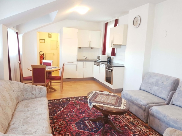 Imagen de la habitación del Hotel Pensin Haydn. Foto 7