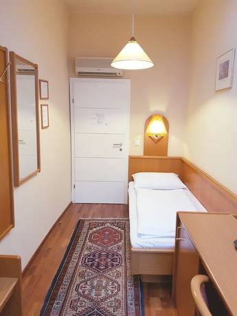 Imagen de la habitación del Hotel Pensin Haydn. Foto 11