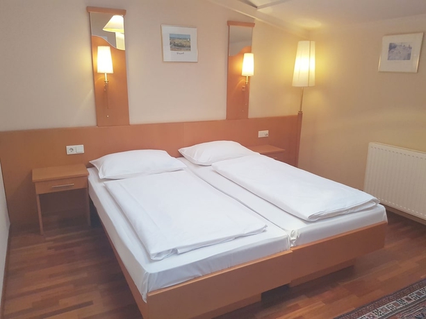 Imagen de la habitación del Hotel Pensin Haydn. Foto 13