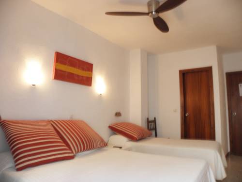 Imagen de la habitación del Hotel Pensi&oacute; Vista Alegre. Foto 4