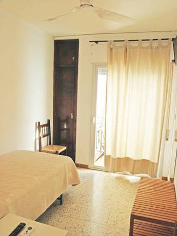 Imagen de la habitación del Hotel Pensi&oacute; Vista Alegre. Foto 7