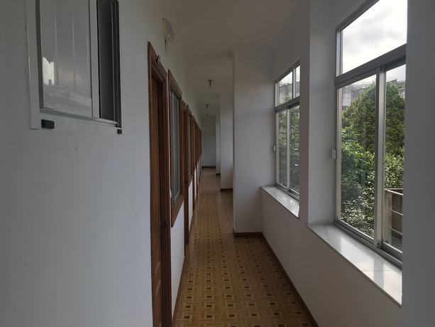 Imagen de los interiores del Hotel Pensi&oacute;n Albergue O Pedregal. Foto 14