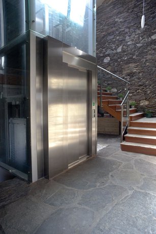 Imagen de los interiores del Hotel Pensión Albergue Turístico Salceda. Foto 12