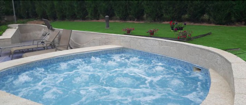 Imagen de la piscina del Hotel Pensión Albergue Turístico Salceda. Foto 17