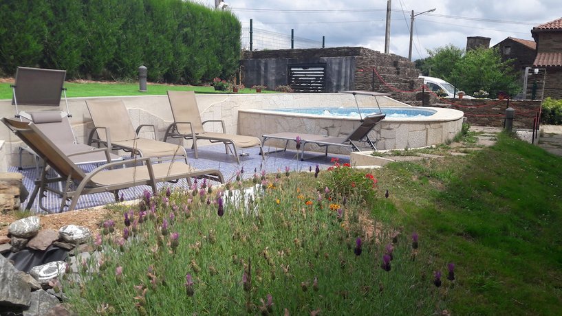 Imagen de la piscina del Hotel Pensión Albergue Turístico Salceda. Foto 18