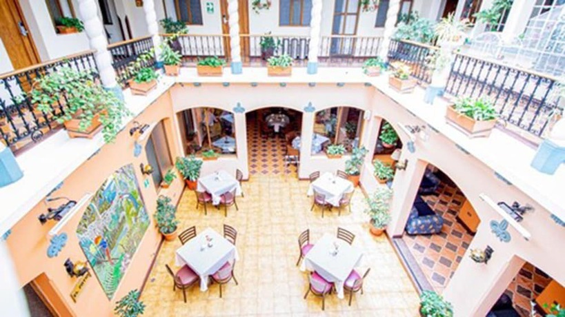 Imagen del bar/restaurante del Hotel Pensi&oacute;n Bonifaz. Foto 2