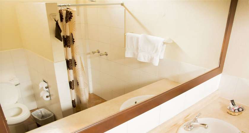 Imagen de la habitación del Hotel Pensi&oacute;n Bonifaz. Foto 8