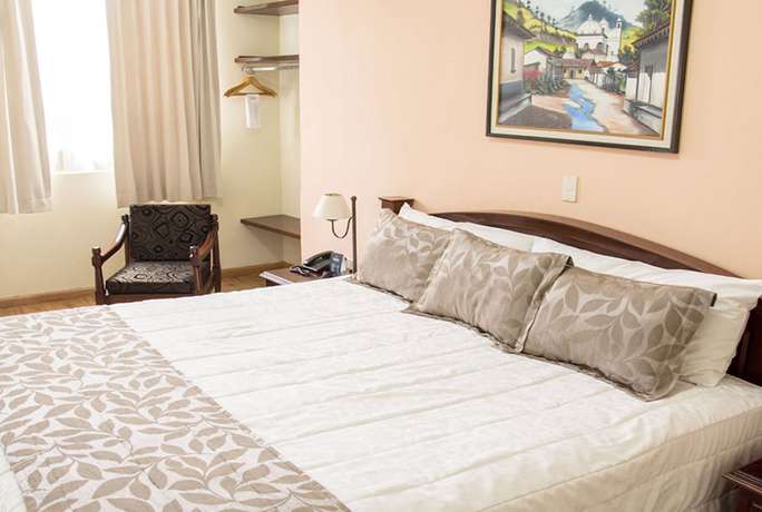 Imagen de la habitación del Hotel Pensi&oacute;n Bonifaz. Foto 11