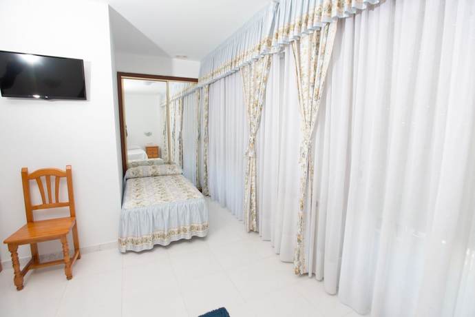 Imagen de la habitación del Hotel Pensión Casa Rodiño. Foto 13