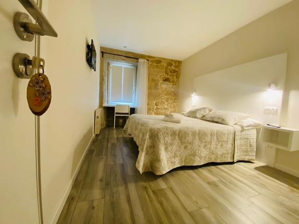 Imagen de la habitación del Hotel Pensi&oacute;n Casa Sampedro. Foto 6