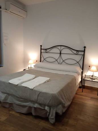 Imagen de la habitación del Hotel Pensi&oacute;n Cibeles. Foto 2