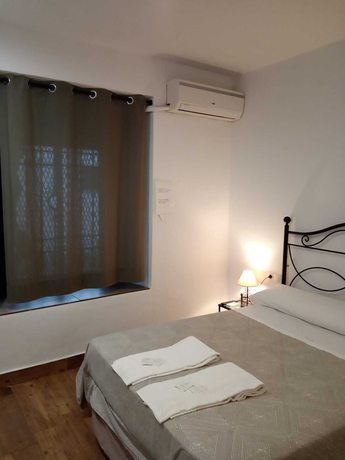 Imagen de la habitación del Hotel Pensi&oacute;n Cibeles. Foto 4