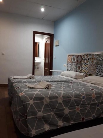 Imagen de la habitación del Hotel Pensi&oacute;n Cibeles. Foto 14