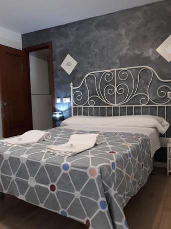 Imagen de la habitación del Hotel Pensi&oacute;n Cibeles. Foto 16