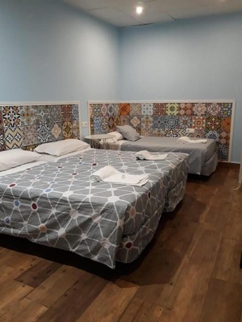 Imagen de la habitación del Hotel Pensi&oacute;n Cibeles. Foto 17
