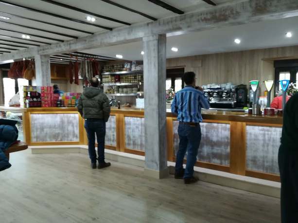 Imagen del bar/restaurante del Hotel Pensión El Carloto. Foto 3