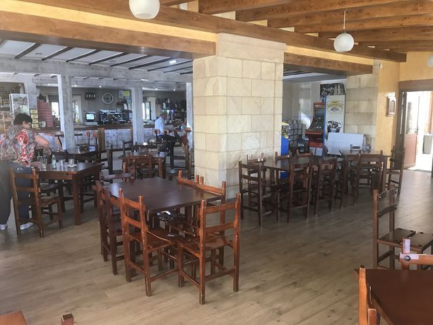 Imagen del bar/restaurante del Hotel Pensión El Carloto. Foto 12