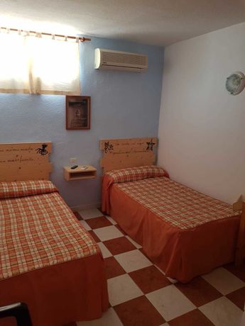 Imagen de la habitación del Hotel Pensi&oacute;n El Duque. Foto 13