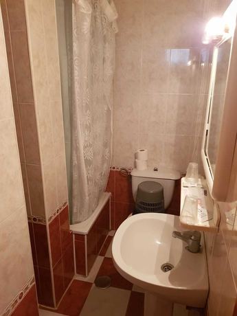 Imagen de la habitación del Hotel Pensi&oacute;n El Duque. Foto 16
