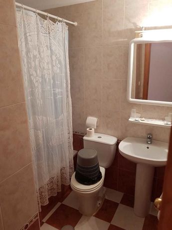 Imagen de la habitación del Hotel Pensi&oacute;n El Duque. Foto 17