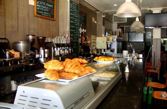 Imagen del bar/restaurante del Hotel Pensi&oacute;n Jaen. Foto 3