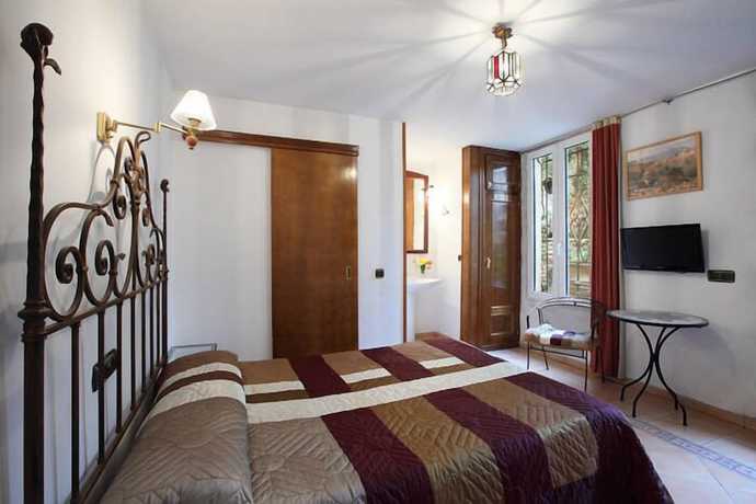 Imagen de la habitación del Hotel Pensión Landazuri. Foto 14