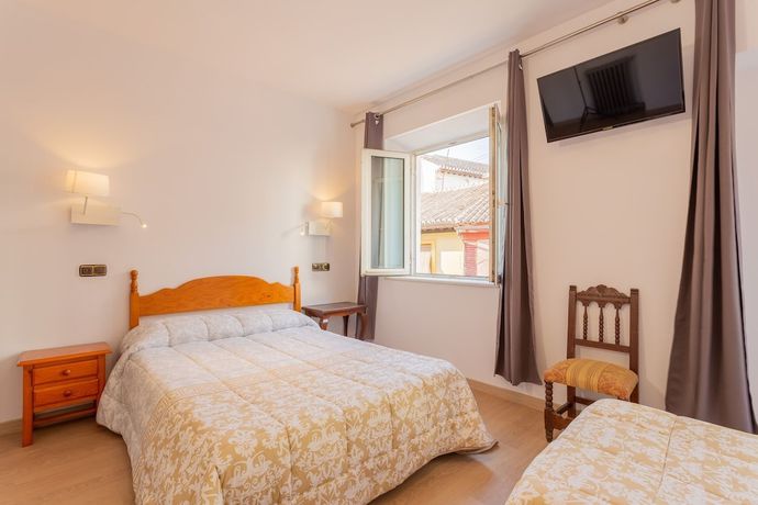 Imagen de la habitación del Hotel Pensión Landazuri. Foto 18