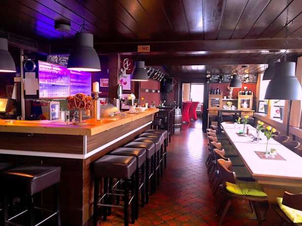 Imagen del bar/restaurante del Hotel Pensi&oacute;n Landgasthof L&ouml;wen Sulz. Foto 8