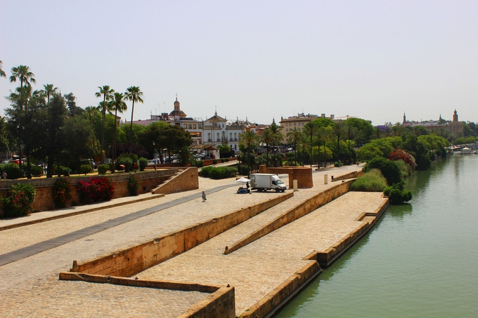 Imagen de los exteriores del Hotel Pensión Lisdos. Foto 11