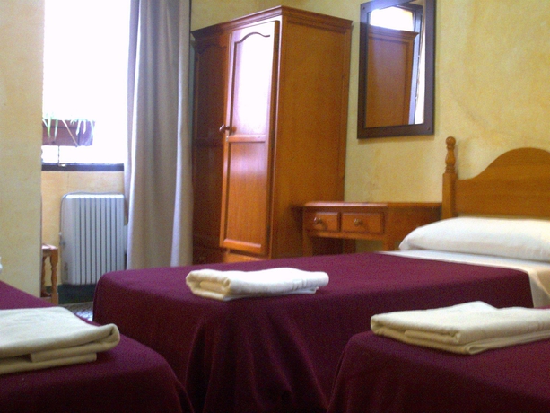 Imagen de la habitación del Hotel Pensión Lisdos. Foto 8