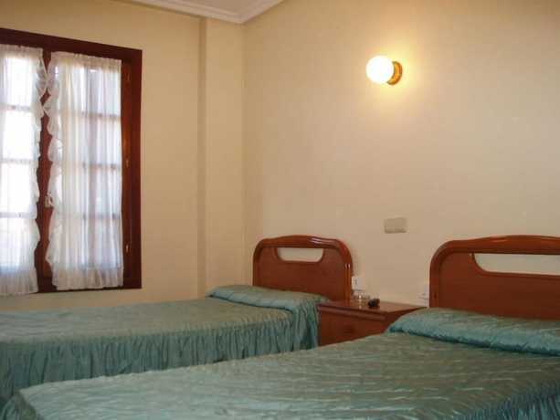 Imagen de la habitación del Hotel Pensi&oacute;n Los Fronterizos. Foto 9