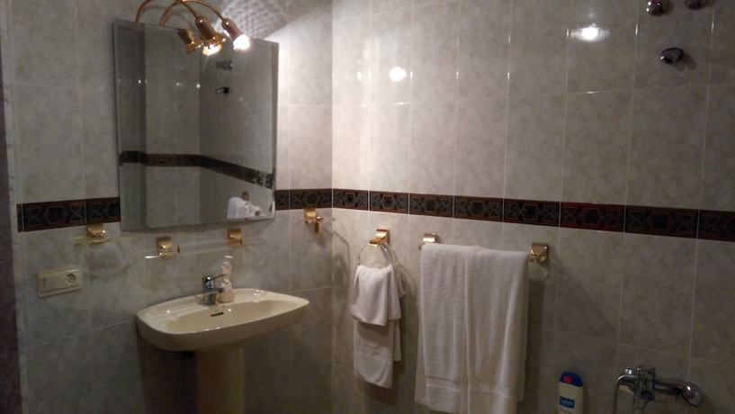 Imagen de la habitación del Hotel Pensi&oacute;n Mari Loli. Foto 8