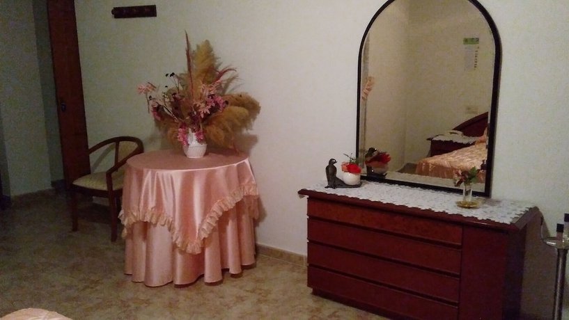 Imagen de la habitación del Hotel Pensi&oacute;n Mari Loli. Foto 11