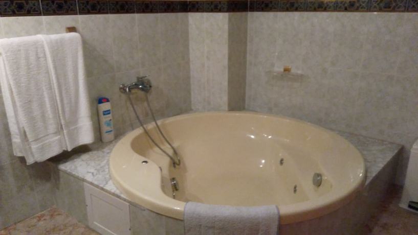 Imagen de la habitación del Hotel Pensi&oacute;n Mari Loli. Foto 12