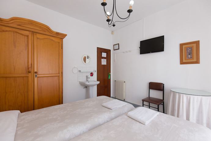 Imagen de la habitación del Hotel Pensi&oacute;n Mesones. Foto 10