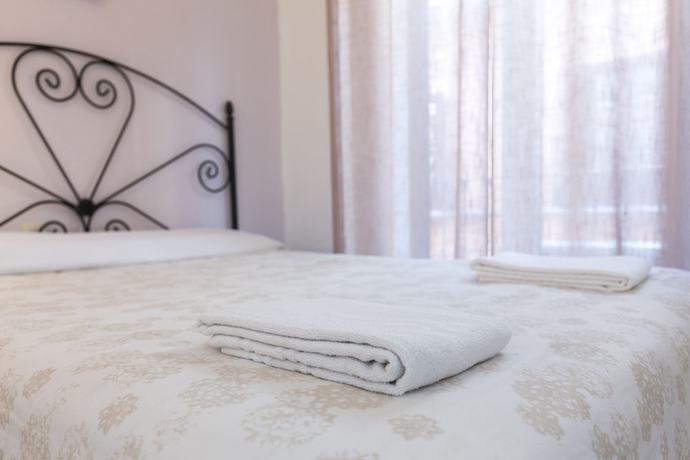 Imagen de la habitación del Hotel Pensi&oacute;n Mesones. Foto 14