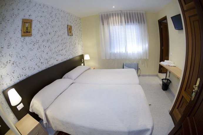 Imagen de la habitación del Hotel Pensi&oacute;n O Cruceiro da Ulla. Foto 18