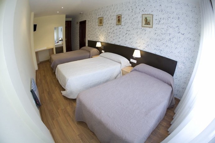 Imagen de la habitación del Hotel Pensi&oacute;n O Cruceiro da Ulla. Foto 20