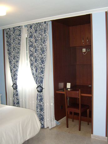 Imagen de la habitación del Hotel Pensión Residencia Tambre. Foto 18