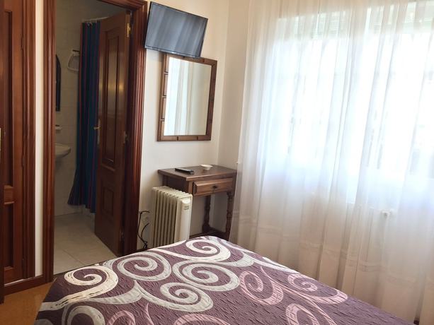 Imagen de la habitación del Hotel Pensión Rey. Foto 10