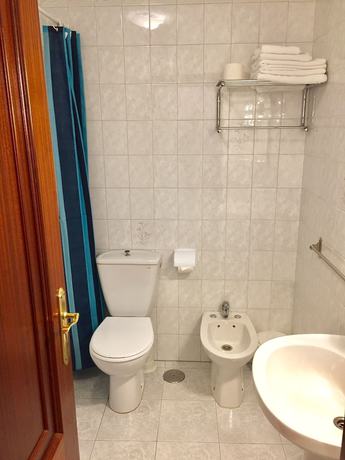 Imagen de la habitación del Hotel Pensión Rey. Foto 14