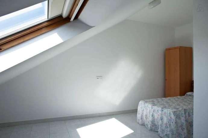 Imagen de la habitación del Hotel Pensión Rey. Foto 17