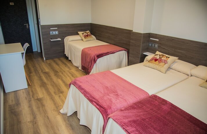 Imagen de la habitación del Hotel Pensión San Antón - Hostel. Foto 17