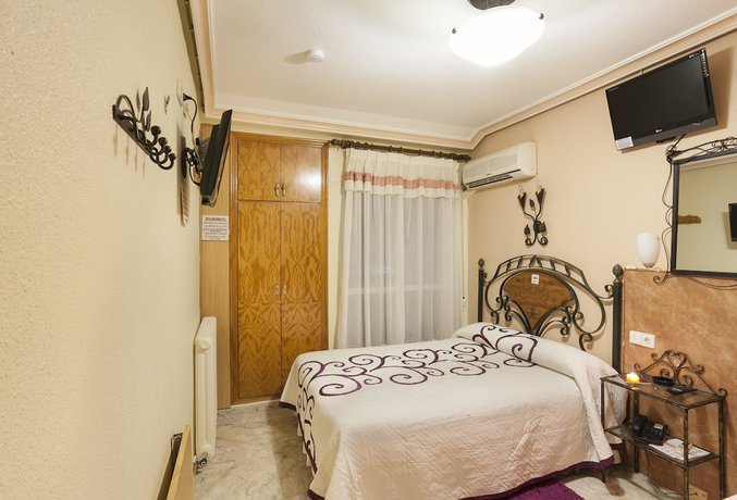 Imagen de la habitación del Hotel Pensi&oacute;n San Jos&eacute;. Foto 11