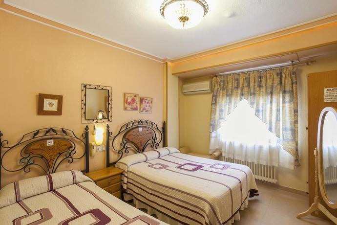 Imagen de la habitación del Hotel Pensi&oacute;n San Jos&eacute;. Foto 20