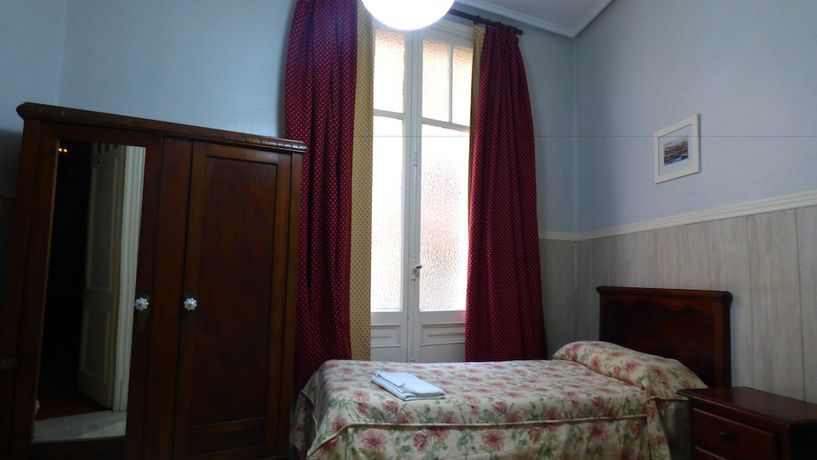 Imagen de la habitación del Hotel Pensi&oacute;n Santa Mar&iacute;a. Foto 7