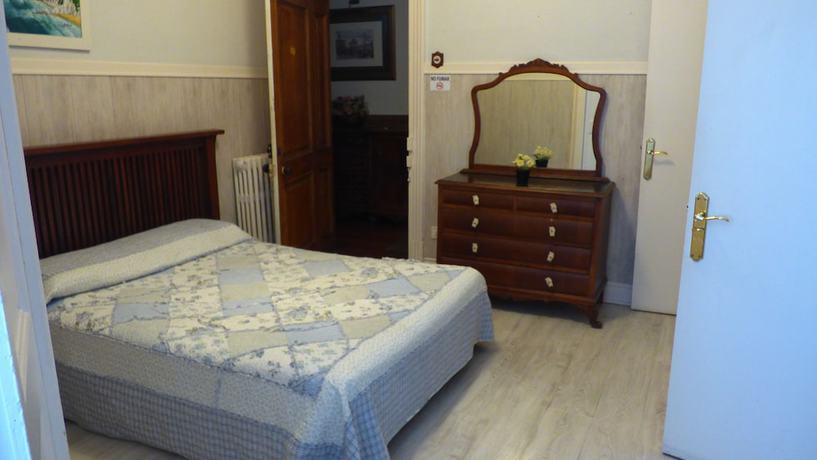 Imagen de la habitación del Hotel Pensi&oacute;n Santa Mar&iacute;a. Foto 8