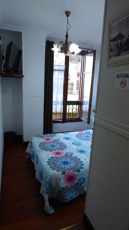 Imagen de la habitación del Hotel Pensi&oacute;n Santa Mar&iacute;a. Foto 18