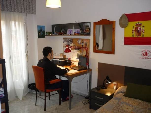 Imagen de la habitación del Hotel Pensi&oacute;n Zurbar&aacute;n. Foto 6